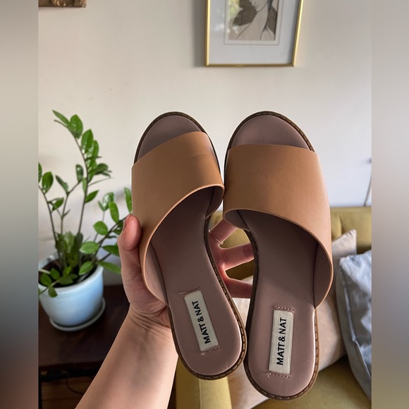 Matt + Nat Vegan Leather Sandals  -  Size 37 - Picture 3 of 5
